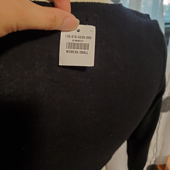 NWT Abercombie & Fitch Smalll cropped wrap top in black - Picture 5 of 7